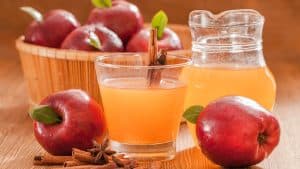 خل التفاح من أفضل الأطعمة لتطهير القناة الهضمية