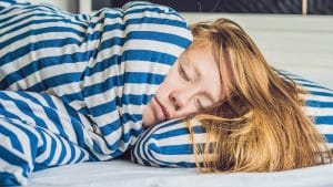 قسط كاف من النوم لتطهير القناة الهضمية و .مما يساعد في علاج الفيبروميالجيا